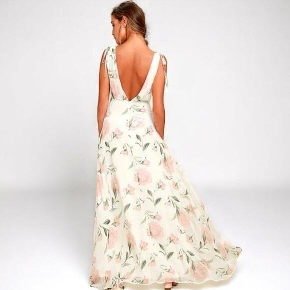 Lulus Romantic Possibilities Floral Maxi Dress S Off-White NWT - Picture 7 of 16